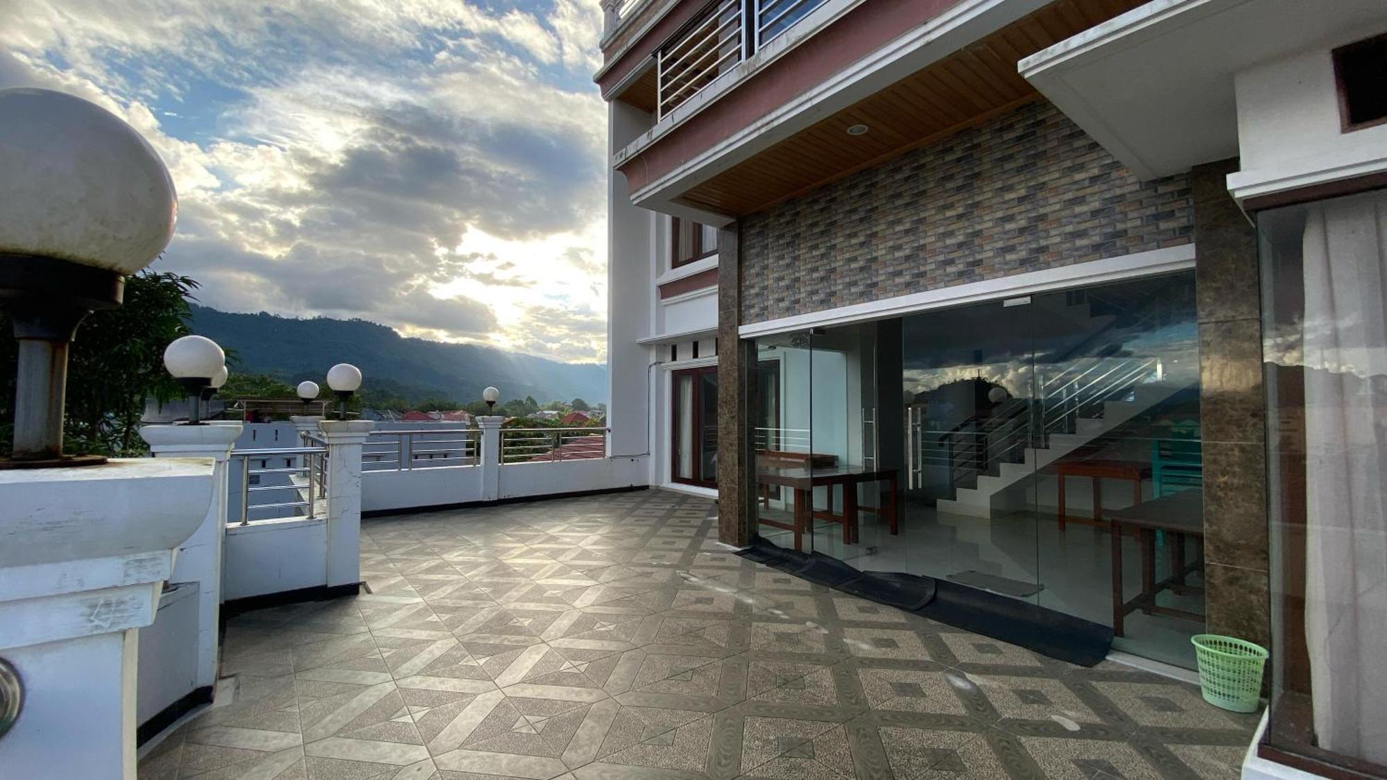 Toraja Lodge Guest House Rantepao Esterno foto